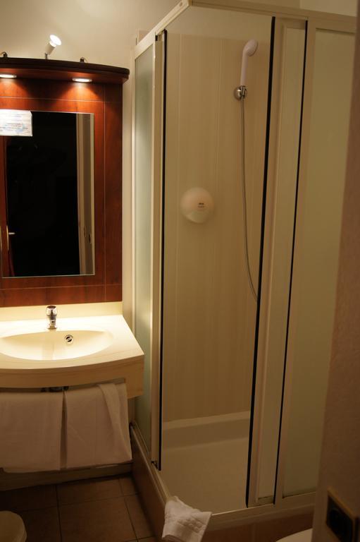 Brit Hotel Des Provinces - Orleans Sud Olivet  Room photo