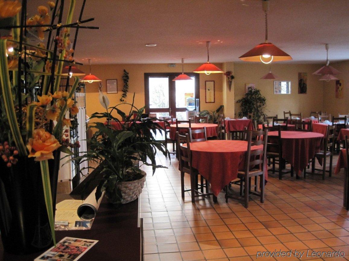 Brit Hotel Des Provinces - Orleans Sud Olivet  Restaurant photo